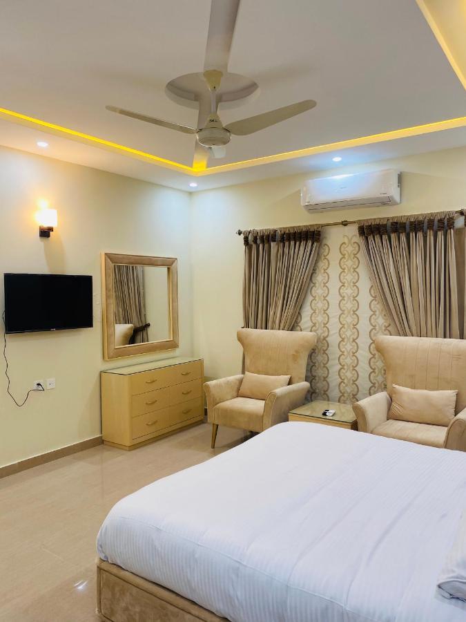 Bed and Breakfast Continental Boutique House Исламабад Экстерьер фото