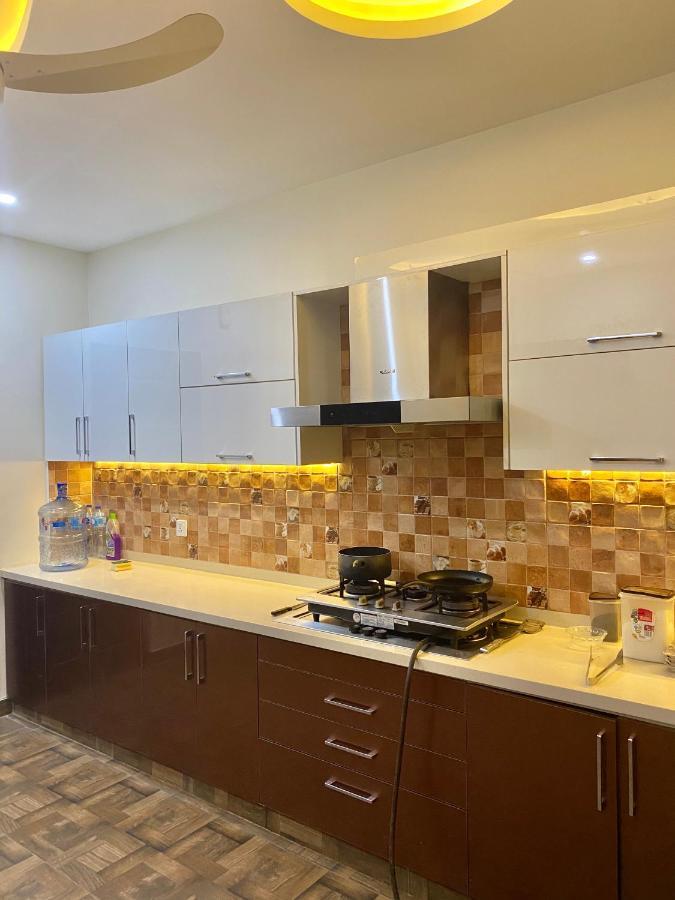 Bed and Breakfast Continental Boutique House Исламабад Экстерьер фото